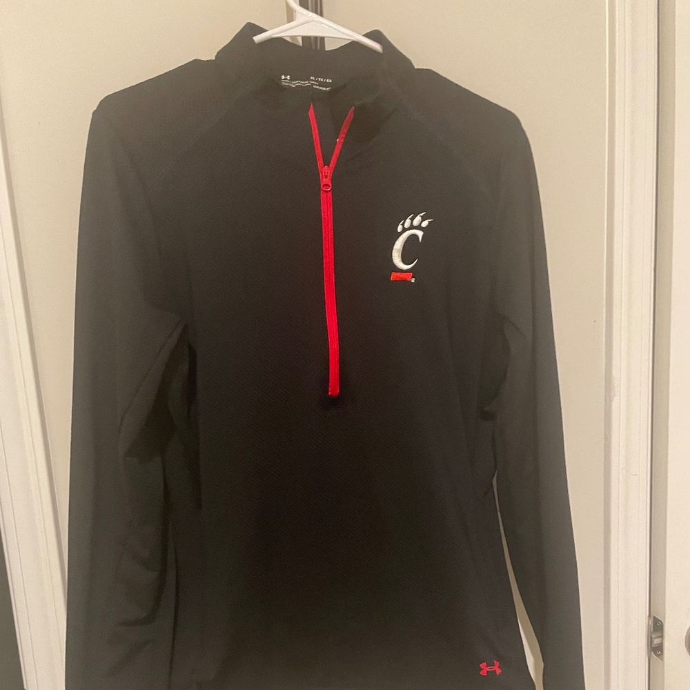 Woman’s Cincinnati Bearcats Long Sleeve Qtr Zip.